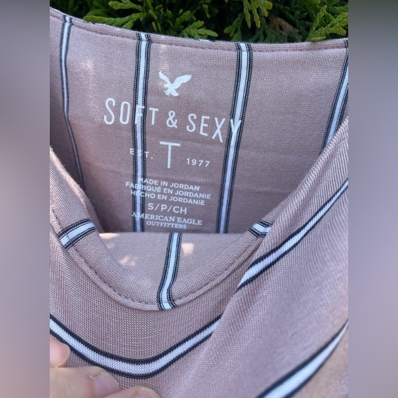 Tags still on, summer top - Picture 3 of 6